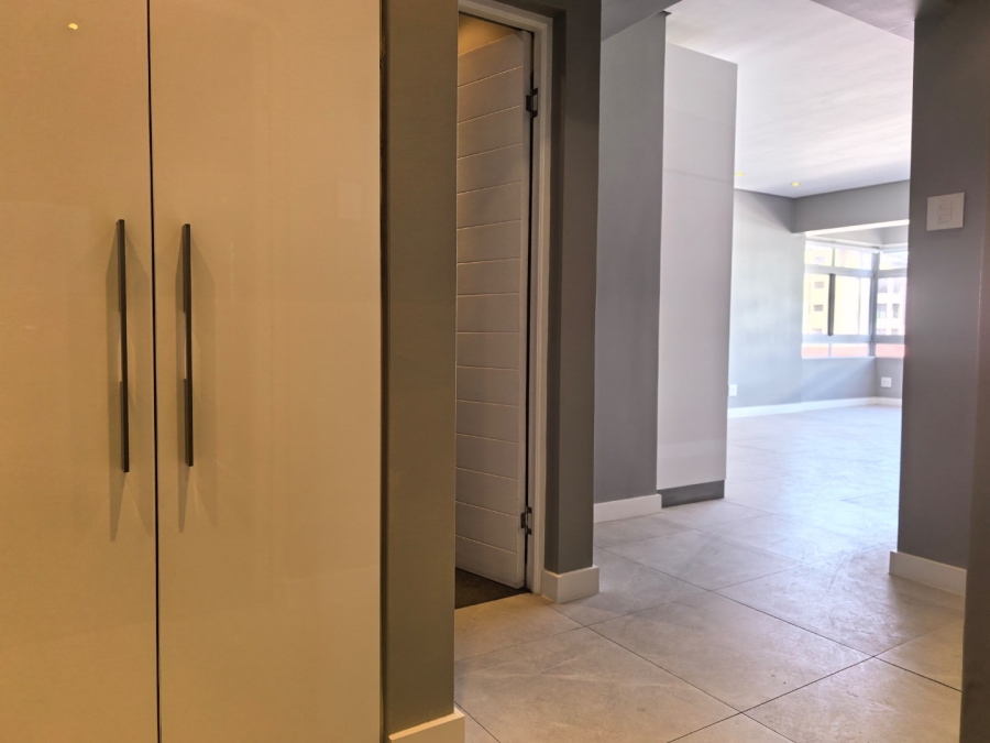 To Let 3 Bedroom Property for Rent in Sea Point Western Cape